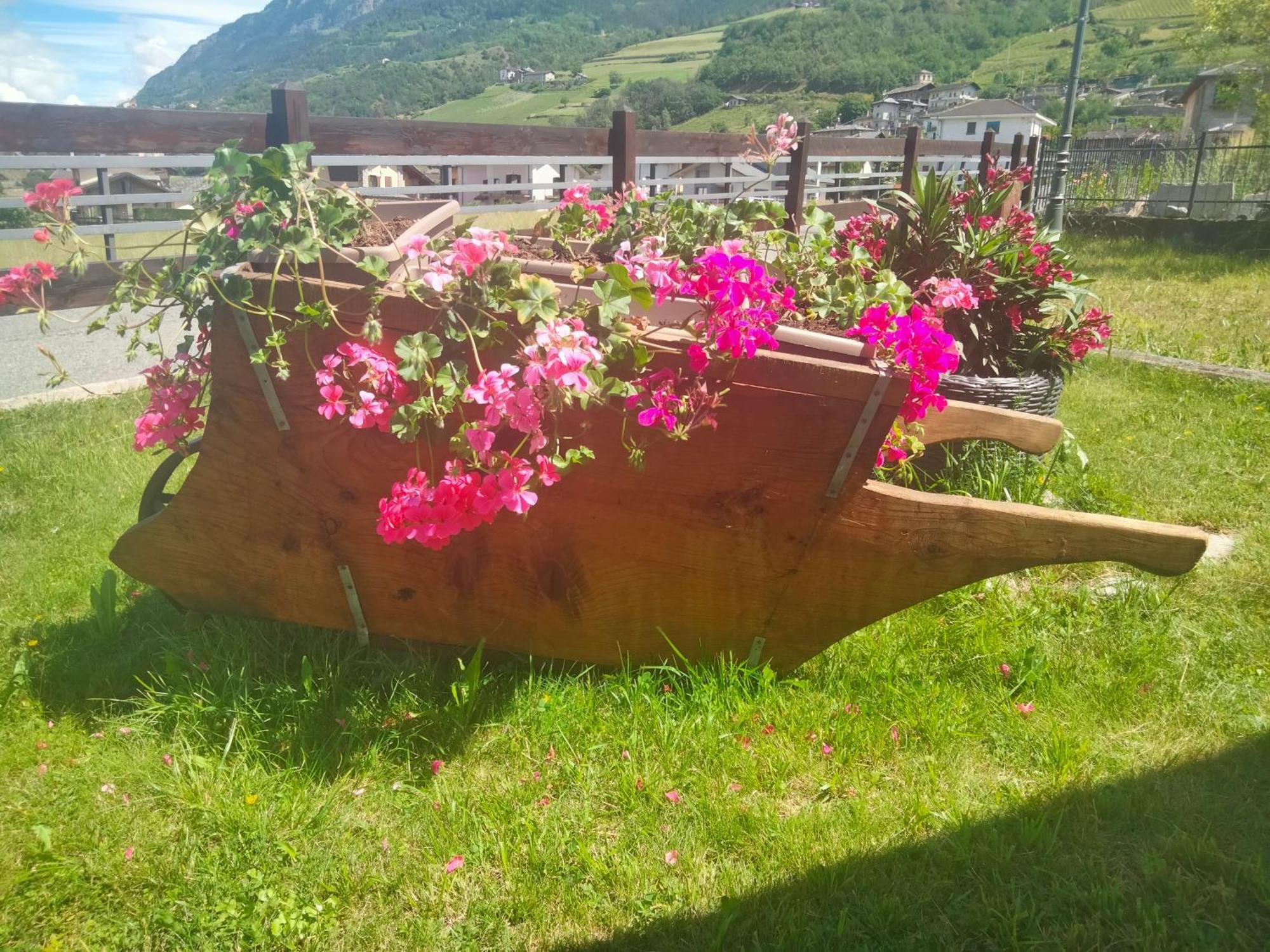 Appartamento Signorile Con Giardino Аоста Екстериор снимка